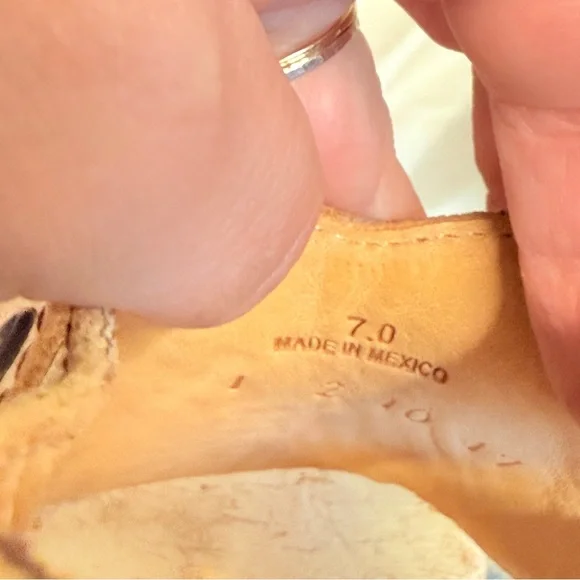 Bed Stu Soto Sandals Women's 7 Cream Leather Distressed Gladiator Zip Flat - Picture 6 of 8